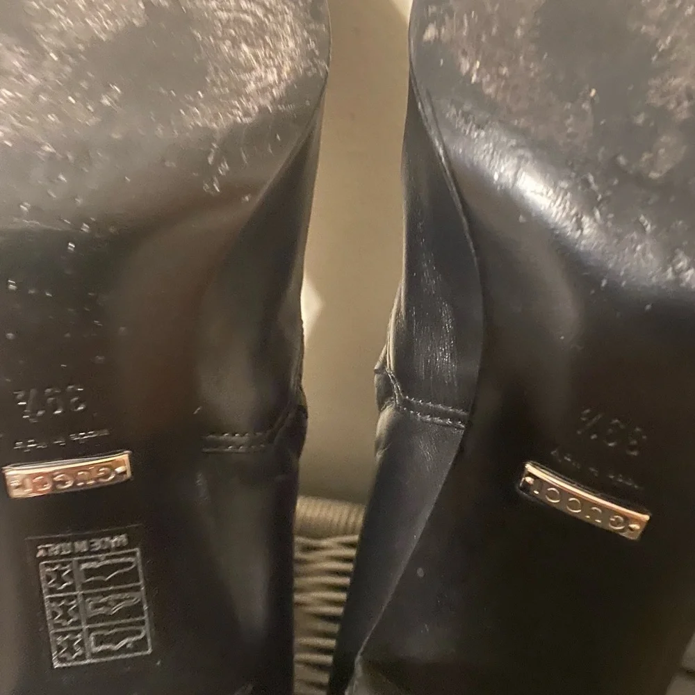 Womens. Gucci black leather boots - Picture 7 of 11